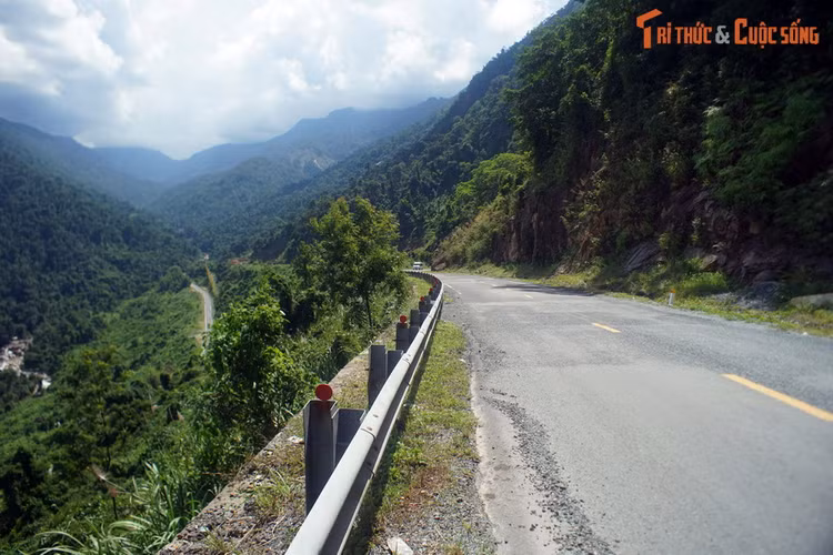 Chinh phuc con deo “moi toanh”, ngoan muc nhat tinh Khanh Hoa-Hinh-4