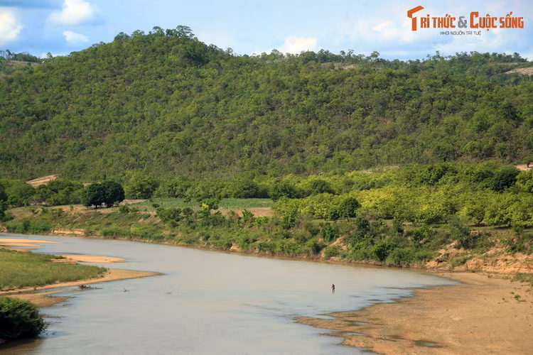 Canh sac “thien duong ha gioi” tren dong song noi tieng Gia Lai-Hinh-3
