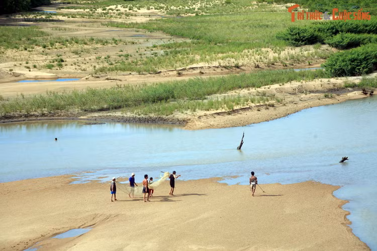 Canh sac “thien duong ha gioi” tren dong song noi tieng Gia Lai-Hinh-11