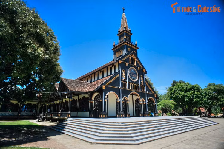 Loat kien truc go tram tuoi, noi tieng nhat Tay Nguyen