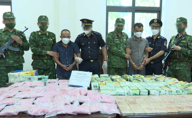 Tu hinh 2 doi tuong “cong thue” ma tuy tu Lao ve Viet Nam-Hinh-2