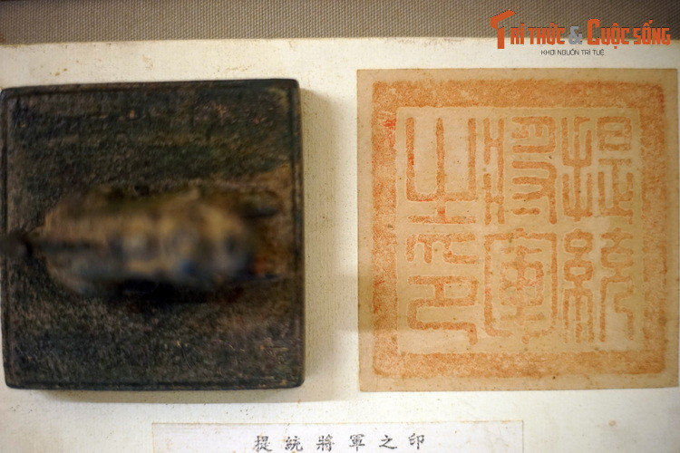 Can canh chiec an co cuc quy cua tuong quan thoi Le so-Hinh-5