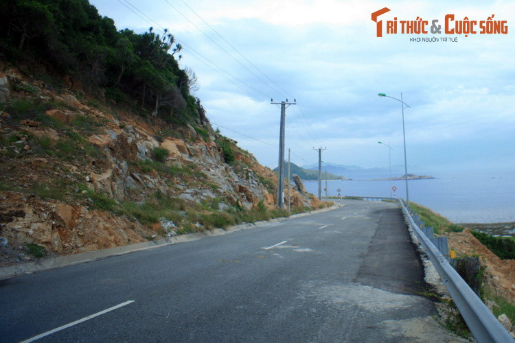 Kham pha cung duong bo bien “dep nhat Viet Nam” o Ninh Thuan
