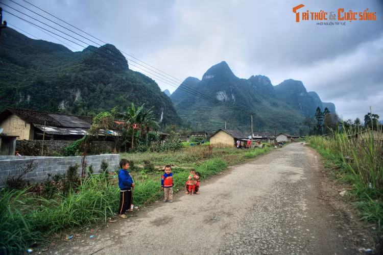 Dep hop hon con duong tu TP Ha Giang di thi tran Dong Van-Hinh-5