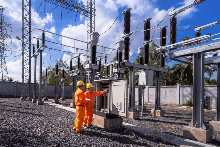 Hon 10 nam 10 lan tang gia dien, EVN kinh doanh lo lai the nao?