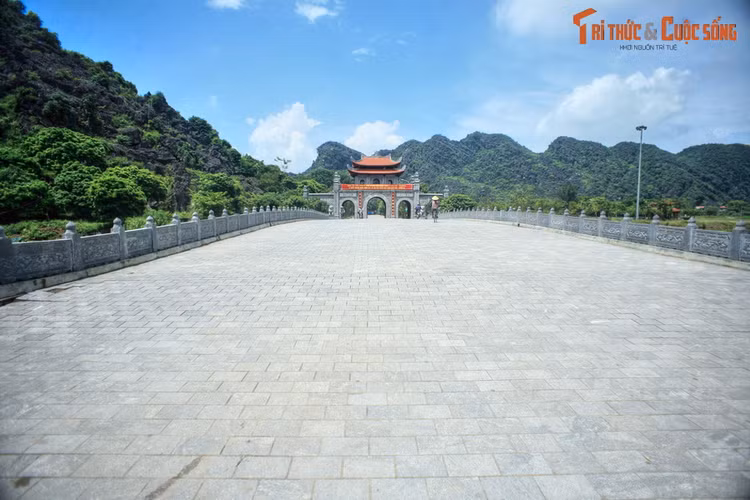 Vi sao thanh Hoa Lu la cong trinh kien truc quan su co 1-0-2 TG?