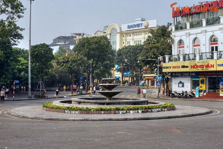 Top 10 công trình cổ phải ghé thăm quanh bờ hồ Hoàn Kiếm - Hình 3 Top 10 cong trinh co phai ghe tham quanh bo ho Hoan Kiem-Hinh-3