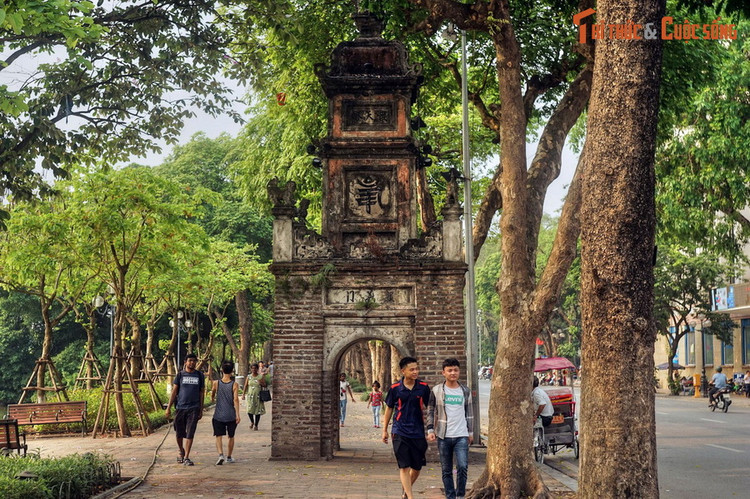 Top 10 công trình cổ phải ghé thăm quanh bờ hồ Hoàn Kiếm - Hình 2 Top 10 cong trinh co phai ghe tham quanh bo ho Hoan Kiem-Hinh-2