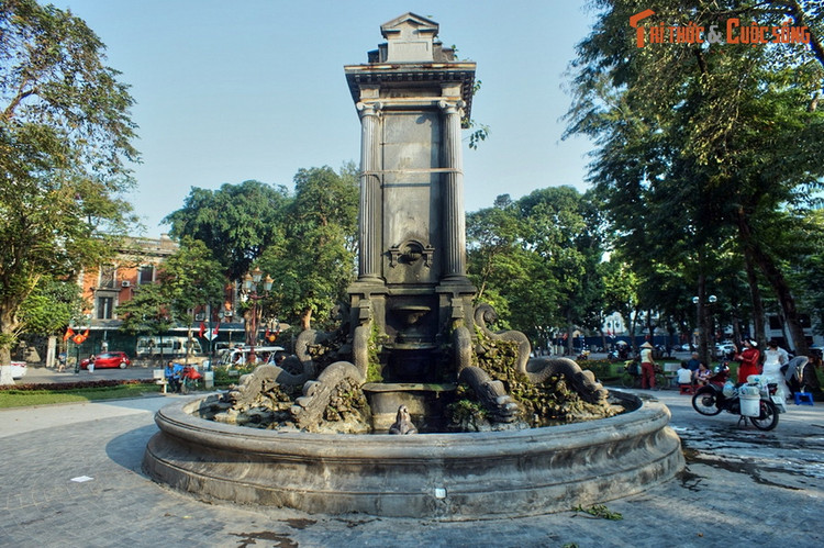 Top 10 công trình cổ phải ghé thăm quanh bờ hồ Hoàn Kiếm - Hình 8 Top 10 cong trinh co phai ghe tham quanh bo ho Hoan Kiem-Hinh-8