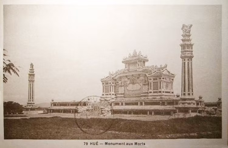 Anh hiem lich su ve bia Quoc Hoc Hue mot the ky truoc-Hinh-9