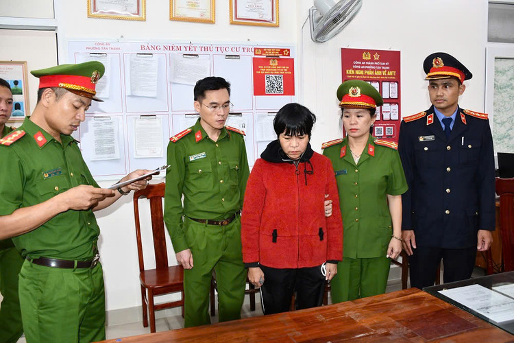 Bat nguoi phu nu giet con de truc loi bao hiem o Quang Nam