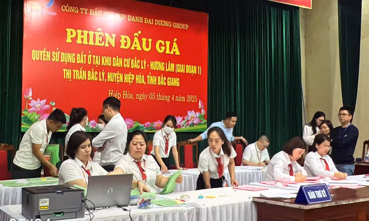 Bac Giang dau gia thanh cong 78 lo dat, thu ve 244 ty
