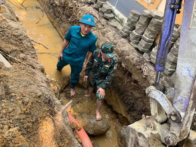 Phat hien qua bom “khung” giua long thanh pho Vinh