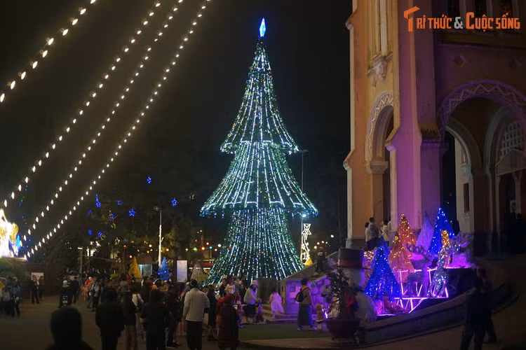 Khong khi giang sinh o nha tho co noi tieng nhat Da Lat-Hinh-3