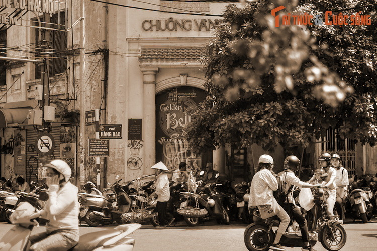 Pho doi tien nuc tieng Ha Noi xua bay gio ra sao?-Hinh-8