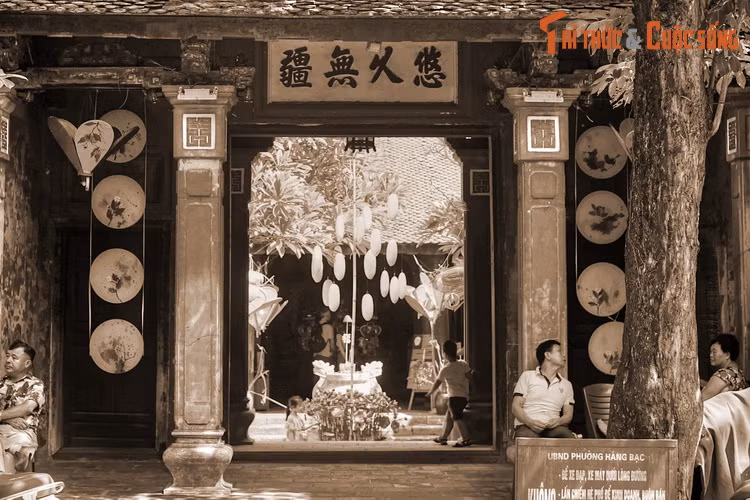 Pho doi tien nuc tieng Ha Noi xua bay gio ra sao?-Hinh-9