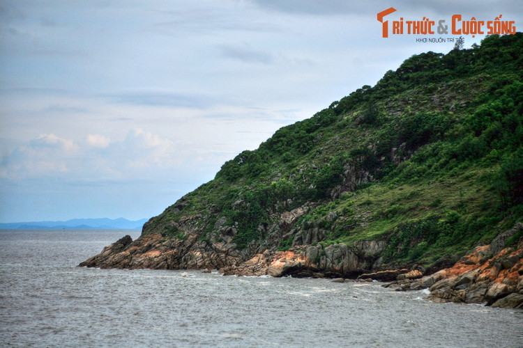 Chiem nguong day nui giong dang hinh phu nu, dep nhat xu Thanh-Hinh-2