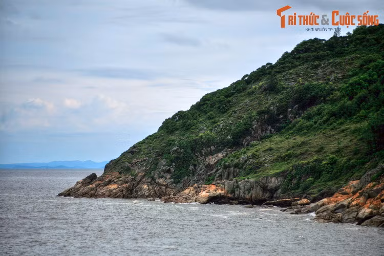 Chiem nguong day nui giong dang hinh phu nu, dep nhat xu Thanh-Hinh-2