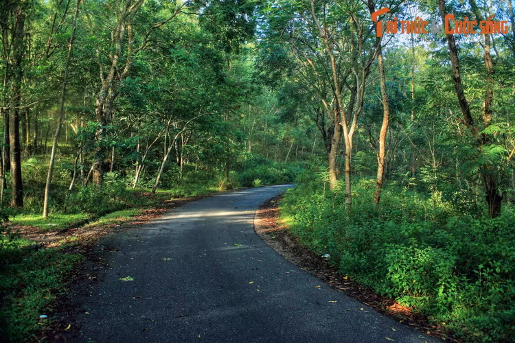 Chiem nguong day nui giong dang hinh phu nu, dep nhat xu Thanh-Hinh-7