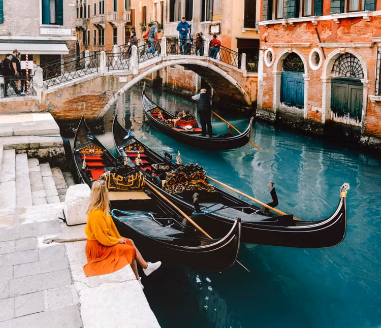 Venice thu phí để kiểm soát tình trạng du lịch quá tải. Ảnh: Salt in our Hair.