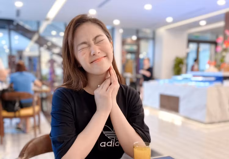 Lương Bích Hữu đẹp bất chấp tuổi tác với vẻ ngoài rạng rỡ