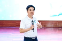 Hành trình của GS.TS.BS Trần Diệp Tuấn từ căn cứ R đến Quốc hội