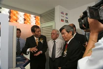 Từ cậu bé suýt đói lả đến "cha đẻ" ATM hiện đại