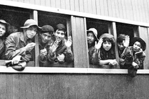 Chuyện ít biết về “Hành khúc Ngày và đêm” lay động triệu trái tim