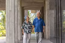 Vợ chồng Giáo sư Trần Thanh Vân và Lê Kim Ngọc. Ảnh: ICISE.