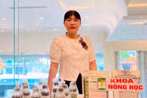 Nữ giáo sư biến đất cát miền Trung thành 'mùa vàng' tiền tỷ