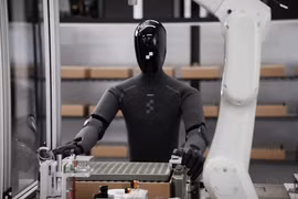 Robot Mỹ tăng tốc kỷ lục, mỗi giờ xuất xưởng 1 máy