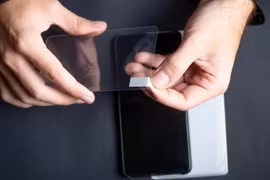 Kính cường lực smartphone còn cần thiết hay lỗi thời