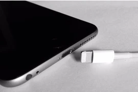 Cắm sạc điện thoại bằng máy tính có hại pin không?