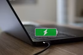 4 laptop pin “trâu” nhất 2026, dùng cả ngày không sạc