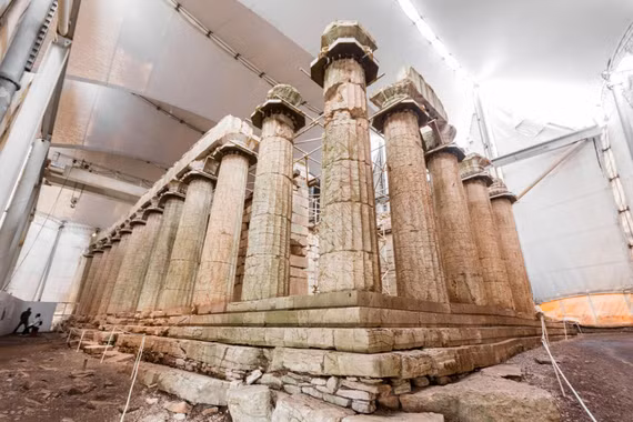 Ngôi đền Hy Lạp 'đi ngược quy chuẩn' khiến giới học giả tranh luận