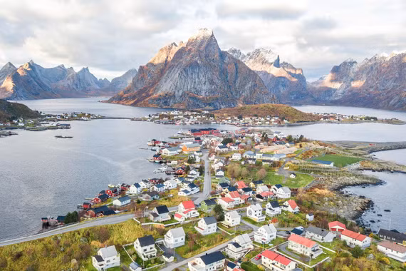 Lofoten – quần đảo nơi mặt trời không lặn 6 tháng