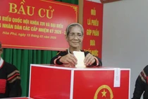 Cử tri đồng bào các dân tộc ở Tây Nguyên hân hoan nô nức đi bầu cử 