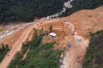 Đèo Khánh Lê thông xe có điều kiện qua sau hơn một tháng tê liệt