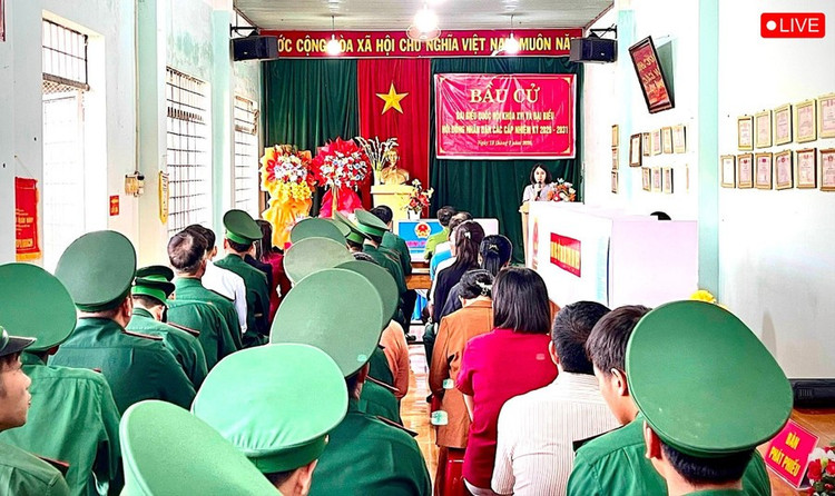 Lễ khai mạc tại điểm bỏ phiểu số 7, bầu cử đại biểu Quốc hội khóa XVI và đại biểu HĐND các cấp nhiệm kỳ 2026-2031 (thôn Cửa Khẩu, xã Ia Dom). Ảnh: Minh Triều