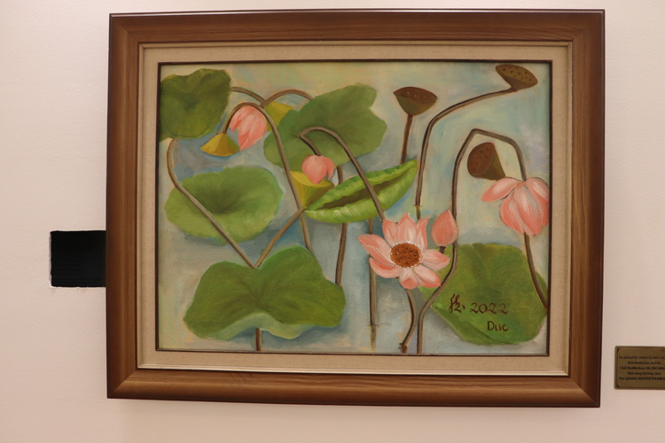 Những bức tranh Sen biểu tượng về vẻ đẹp thánh thiện, khoan dung, thuỷ chung, kiên cường, cao quý. Tâm Giang Những bức tranh Sen biểu tượng về vẻ đẹp thánh thiện, khoan dung, thuỷ chung, kiên cường, cao quý. Tâm Giang