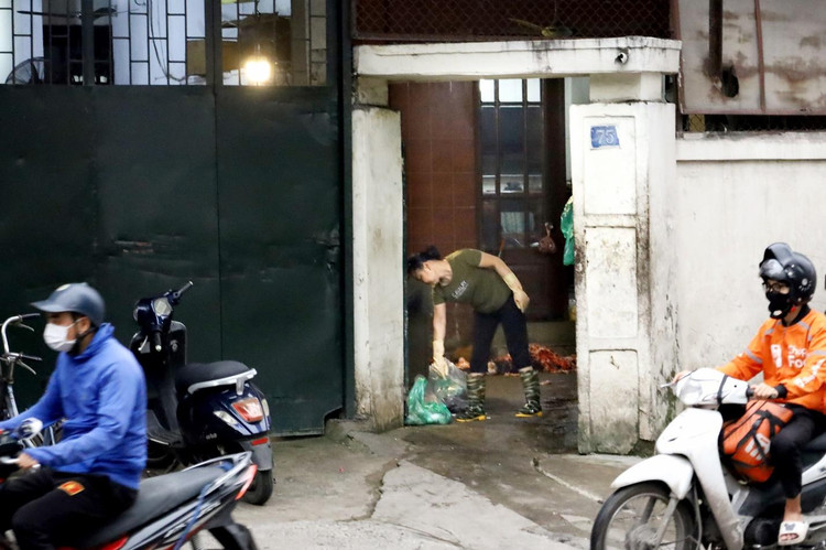 Lò mổ 75 phố Lĩnh Nam.