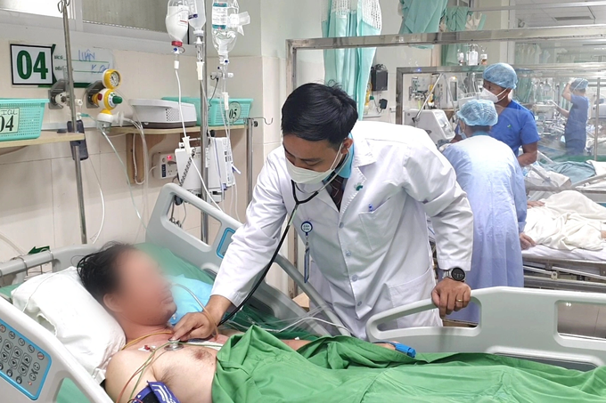 Bệnh nhân đang được điều trị trong Bệnh viện. Ảnh: Dân trí