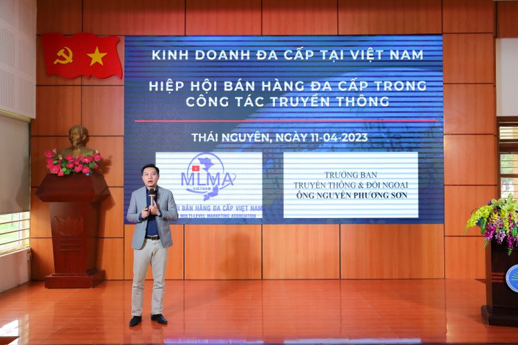 Ông Nguyễn Phương Sơn - Trưởng ban Đối ngoại và Truyền thông - Hiệp hội Bán hàng đa cấp Việt Nam chia sẻ tại hội thảo