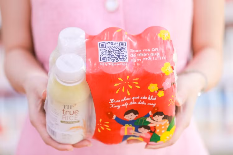 Nước gạo TH true RICE không bổ sung đường, mang hương vị thanh nhẹ giúp sẻ chia cảm hứng, phù hợp cho cả gia đình.