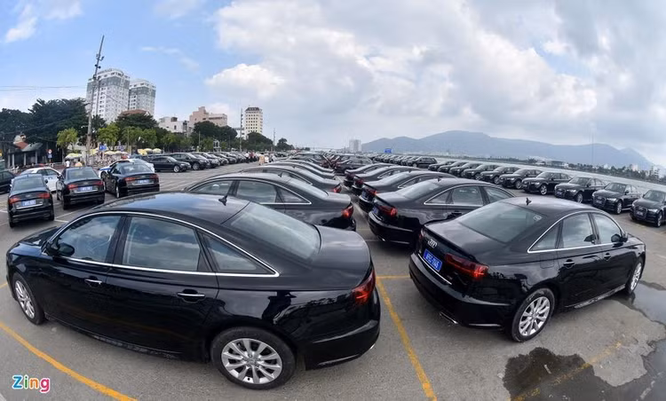 Các loại xe sử dụng phổ biến tại các cơ quan, tổ chức, đơn vị như: Toyota Innova, Toyota Altis, Mazda 3... Ảnh: Minh Hoàng.