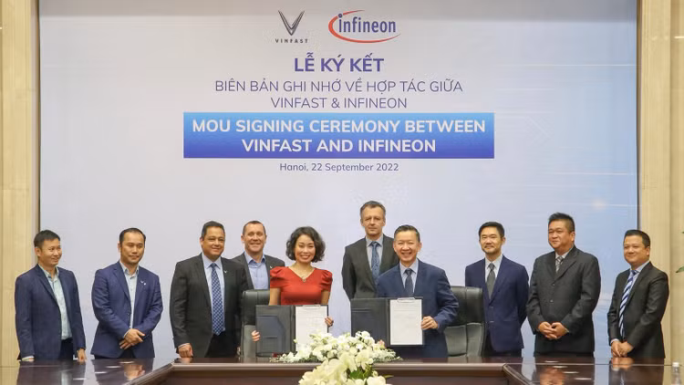 Vinfast và Infineon hợp tác thành lập Trung tâm ứng dụng chuyên về công nghệ di chuyển điện hóa và trao đổi nhu cầu linh kiện bán dẫn
