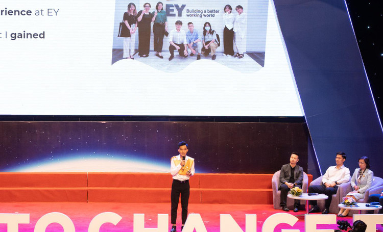 Sinh viên VinUni chia sẻ hành trình 'thay đổi bản thân, thay đổi thế giới' - 1