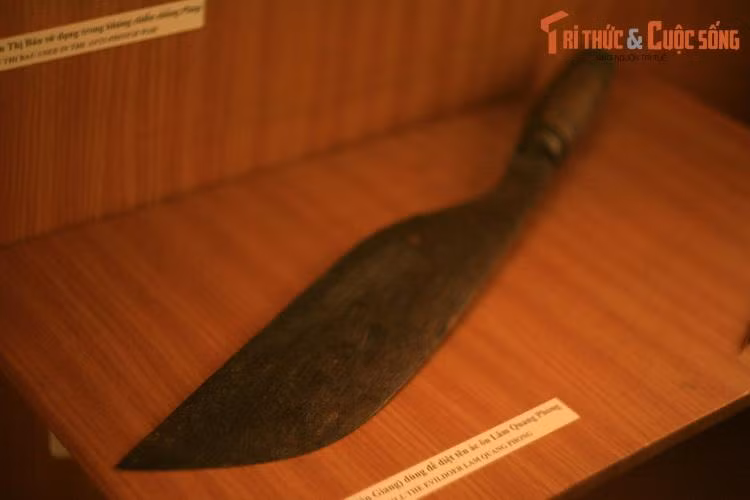 Con dao bà Trần Quang Mẫn (Kiên Giang) dùng để diệt tên ác ôn Lâm Quang Phùng.