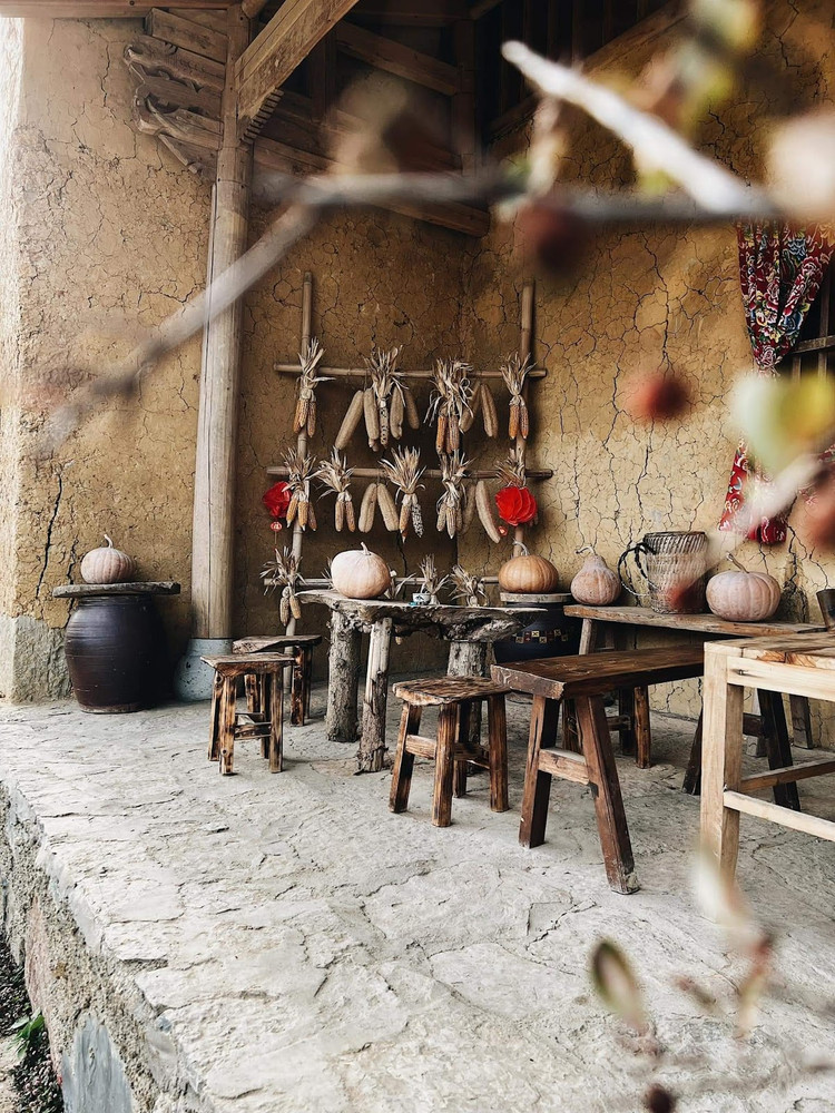 Từng góc nhà thân thuộc nơi này trở thành ký ức khó phai cho những ai đã từng đến và khám phá Làng Lô Lô Chải. Ảnh Truong Pham