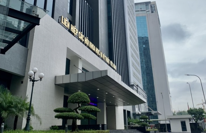 Trụ sở Liên hiệp các Hội Khoa học và Kỹ thuật Việt Nam (VUSTA) tại lô D20, ngõ 19 phố Duy Tân, phường Dịch Vọng Hậu, quận Cầu Giấy, thành phố Hà Nội.